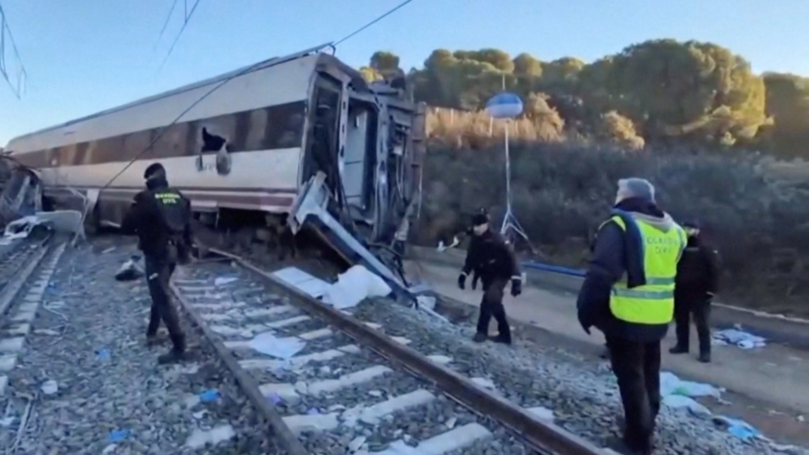 Повреда в подвижния състав - вероятна причина за жп катастрофата в Испания