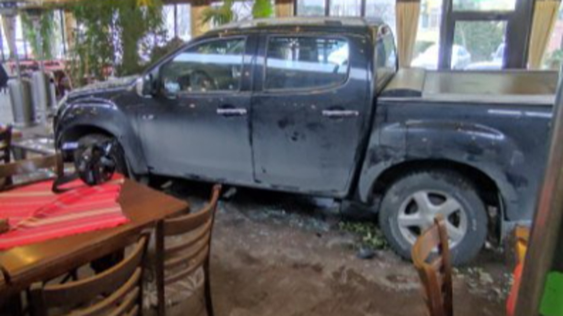 Джип се вряза в ресторант в ж.р. "Тракия...