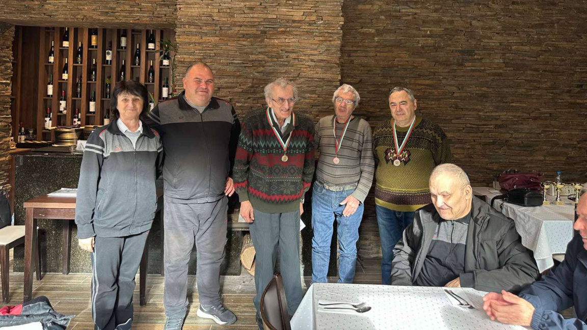 Силна игра и медали в регионалния шахтурнир