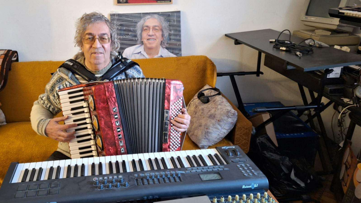 Проф. Симо Лазаров