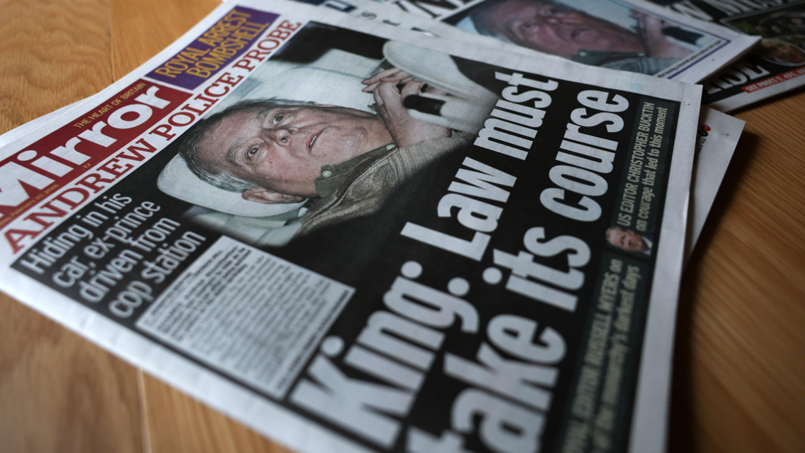 Андрю може да бъде лишен и от правото да стане крал