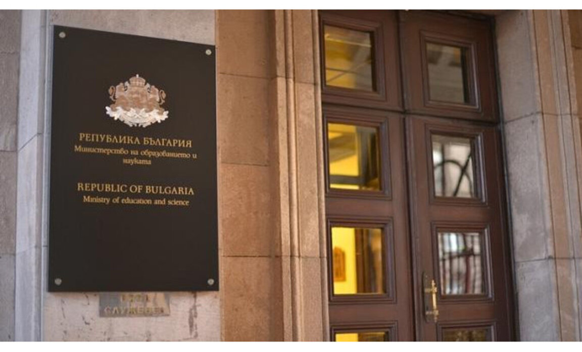 МОН ще предложи изучаването на религия в задължителния учебен план