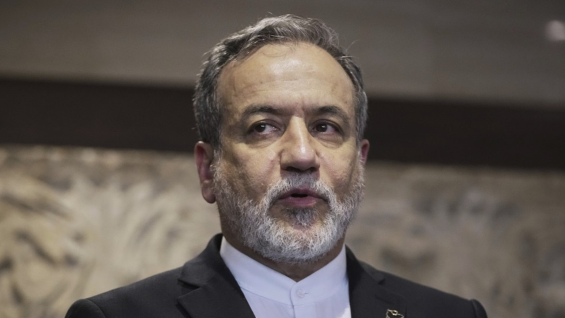 Абас Арагчи ще участва в преговорите в Ж...