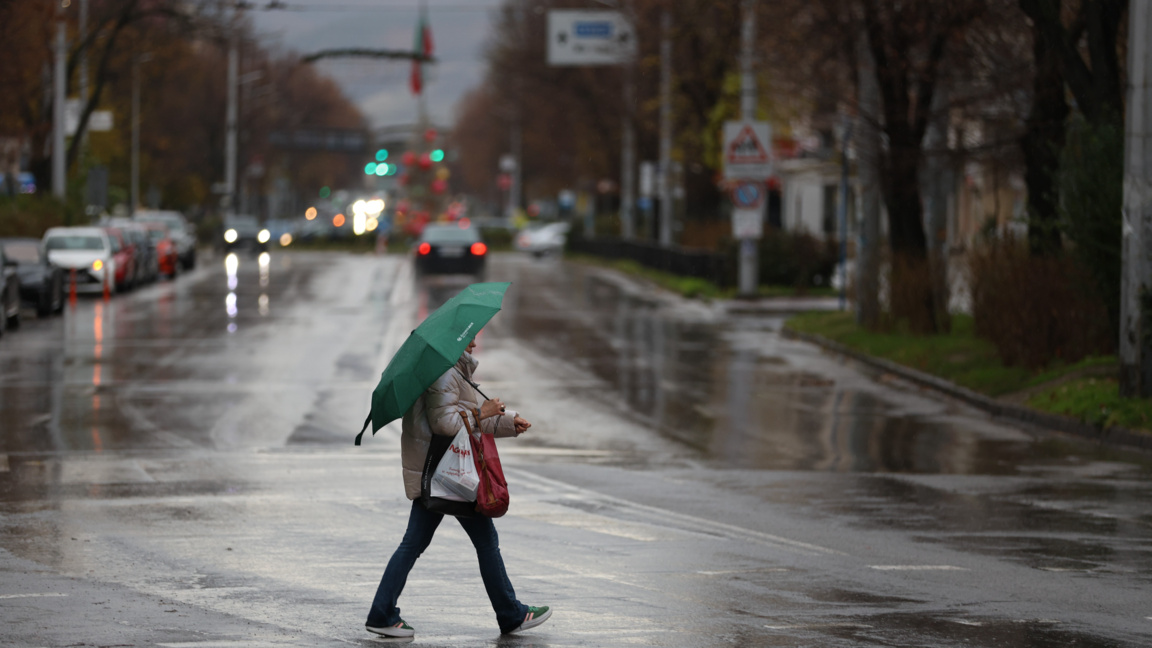 Vremea rămâne înnorată, cu precipitații...