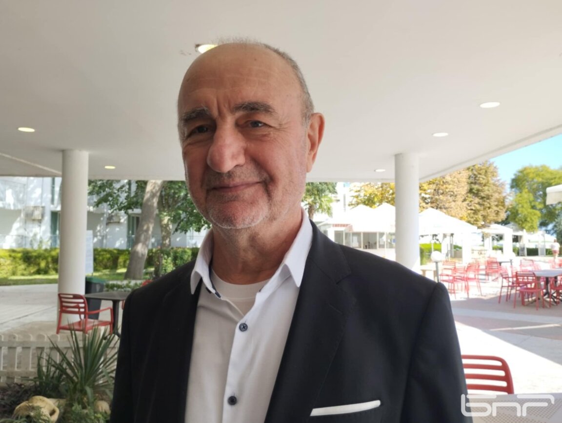 Доц. Андрей Андреев