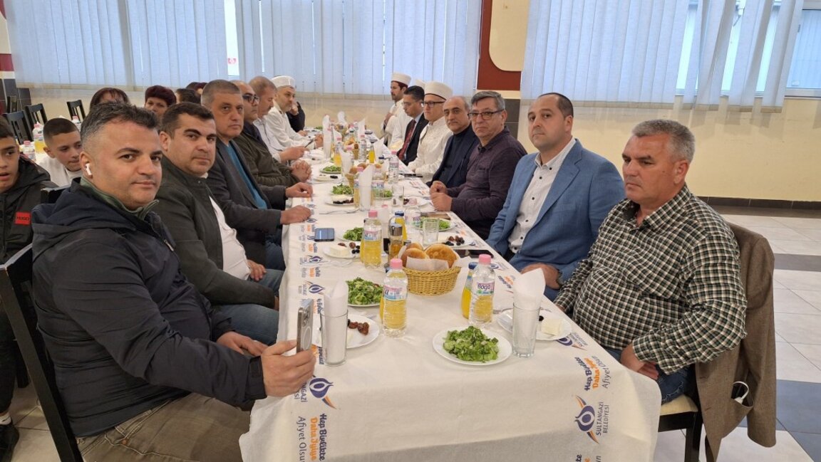 Ифтар събра мюсюлмани и християни