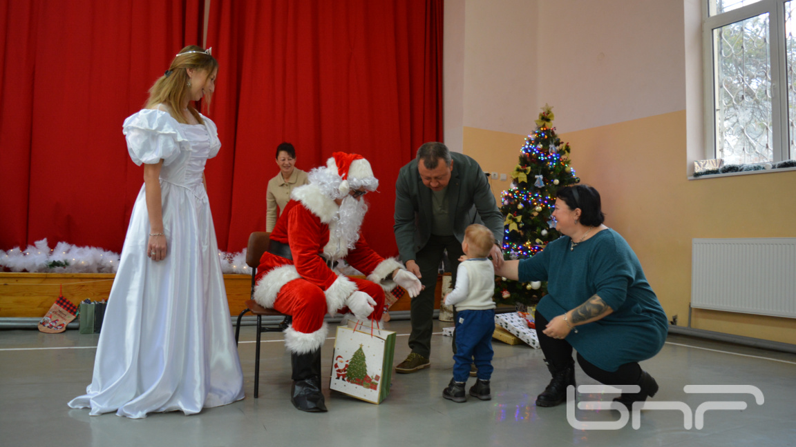 Павликени - Коледно тържество за приемни семейства - 2025