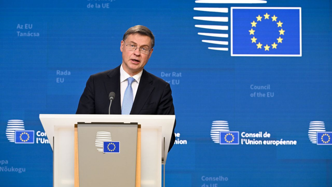 Eurozone ministers discuss introduction ...