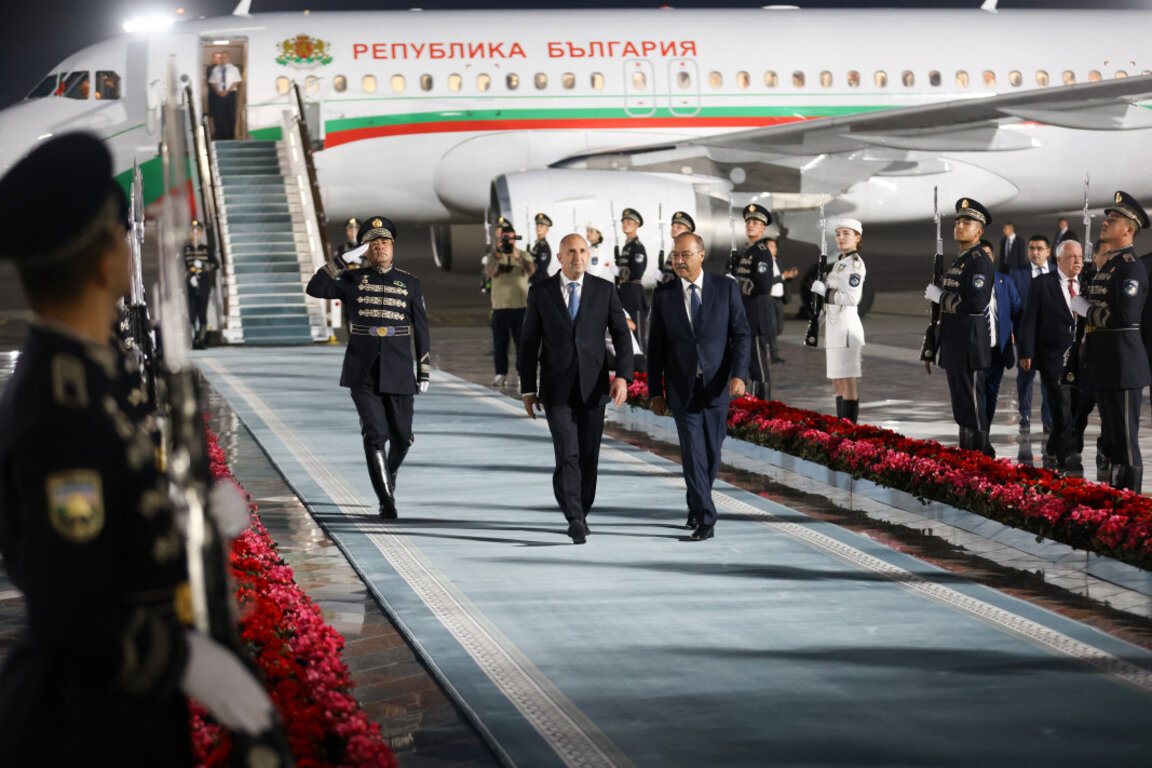 Президентът Радев е на визита Узбекистан