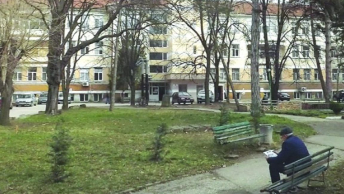 Временно коригират заплатите в силистрен...