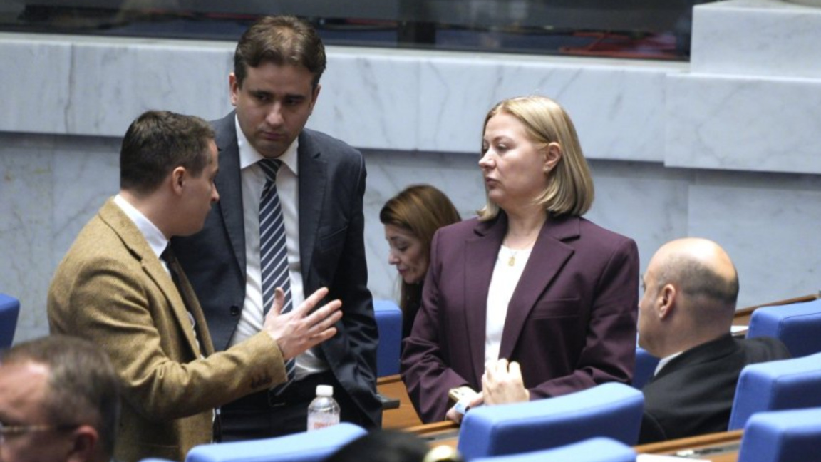 Bulgarian parties urge president to veto law capping polling stations abroad