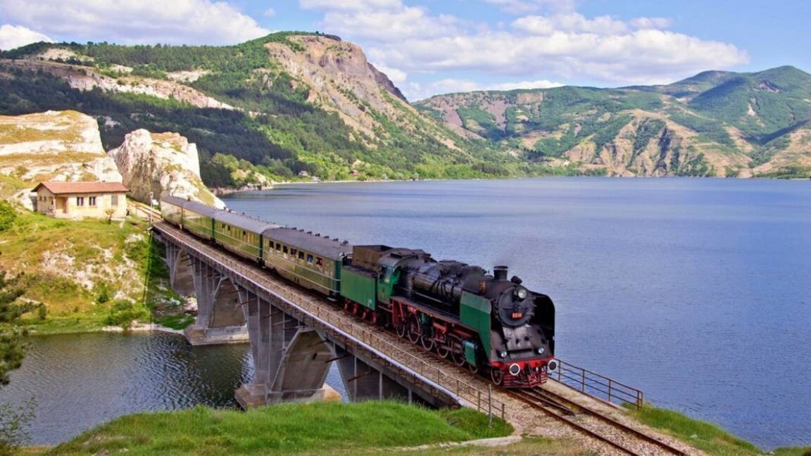 Туристические путешествия на ретропоездах Болгарских железных дорог – бесспорный туристический хит