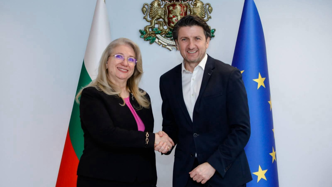 Мирослав Боршош предаде поста министър на туризма на Ирена Георгиева