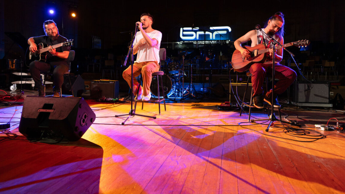  "Me and My Devil" с блестящо представян...