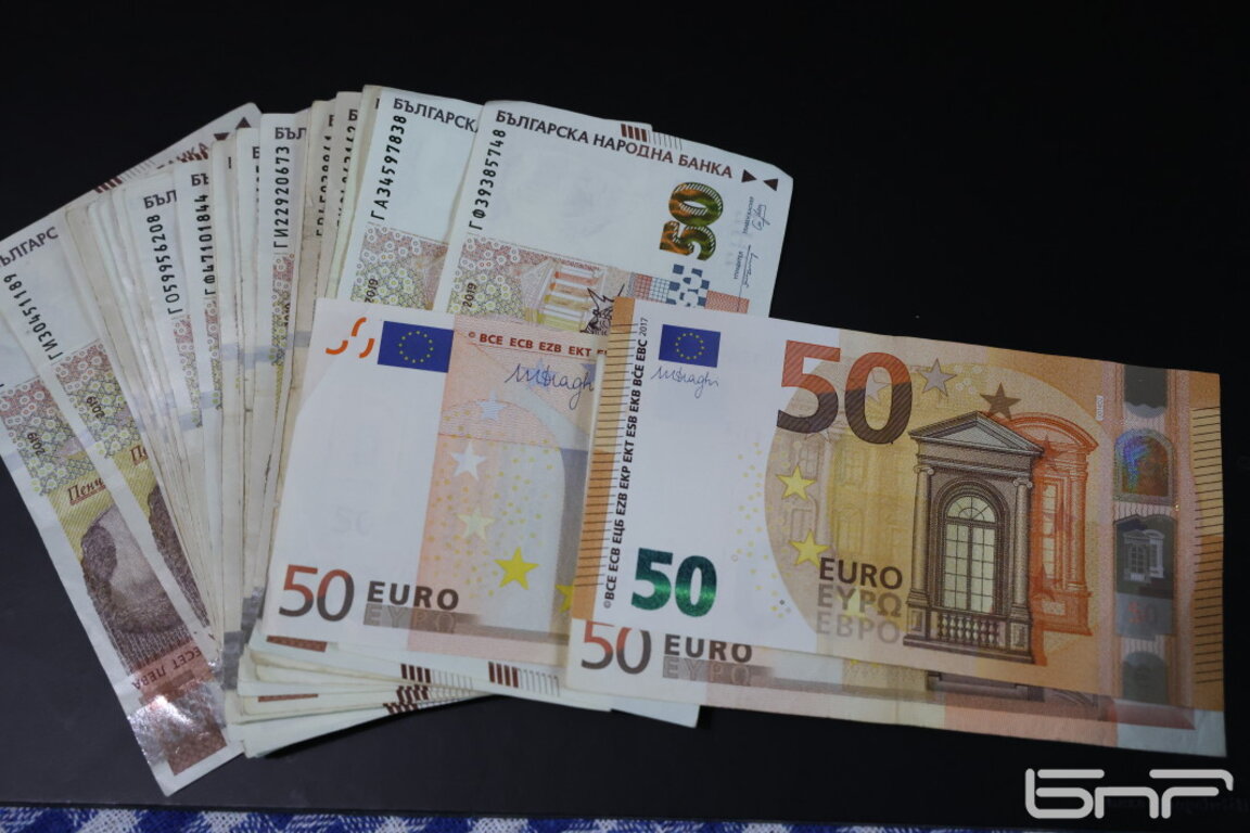 Над 2000 пощи ще обменят левове в евро безплатно след влизането ни в еврозоната