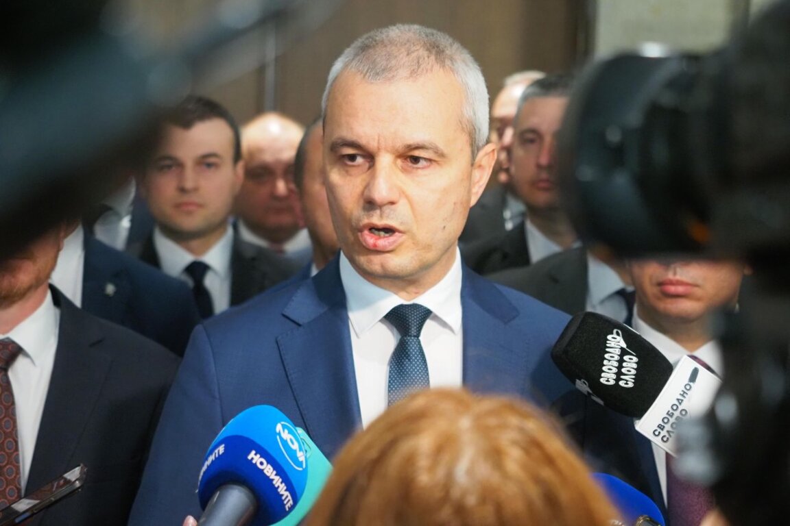 Лидерът на "Възраждане" Костадин Костадинов.