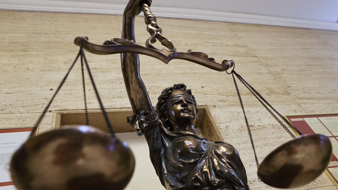 Глобиха мъж от Велико Търново за хвърляне на пиратка на протеста на 10 декември