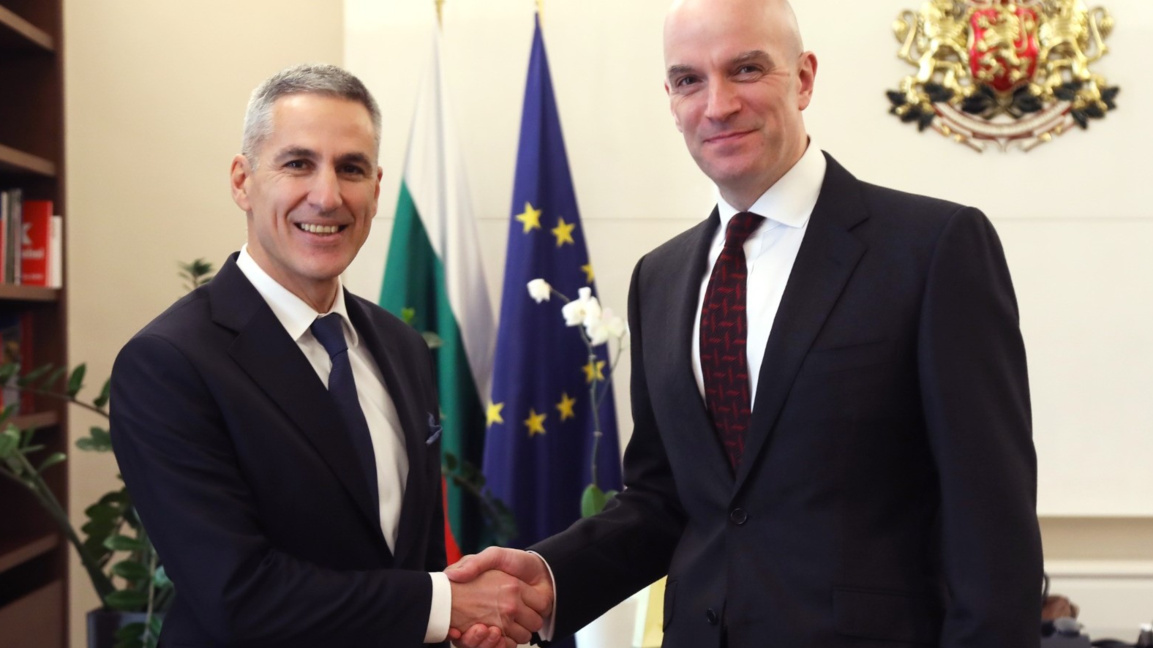 Премьер-министр Андрей Гюров встретился ...