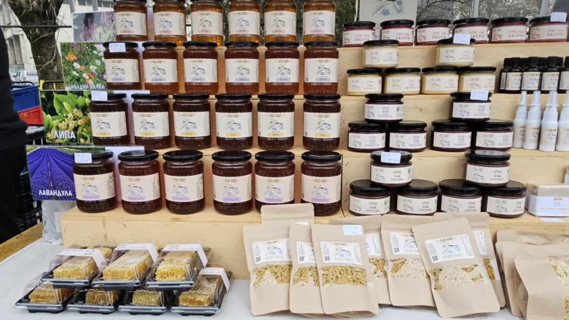 Над 100 участници от 20 страни на "Пчела...