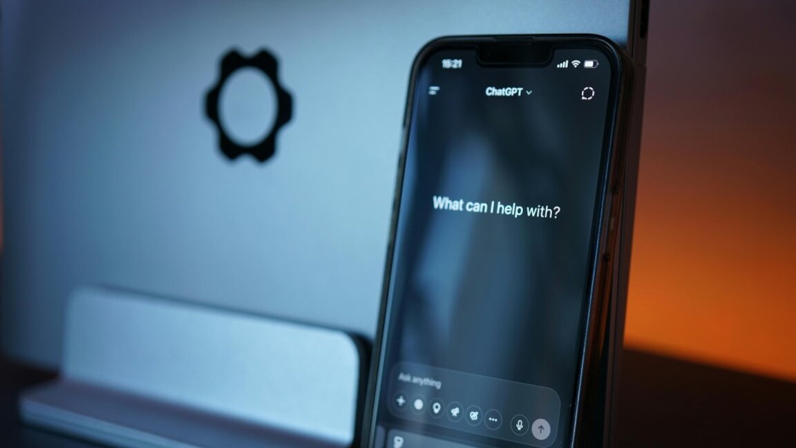 Защо България e лесна мишена за руската пропаганда дори в чатботове като ChatGPT?