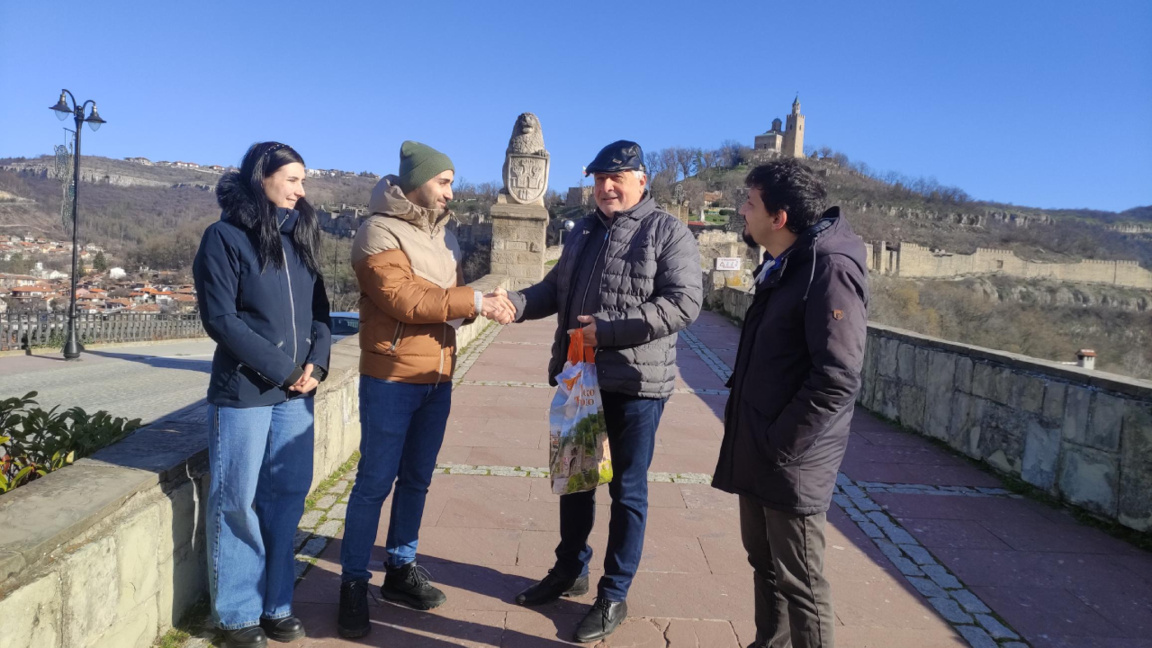 The first visitor of the year to the Fortress in Veliko Tarnovo was welcomed with gifts.