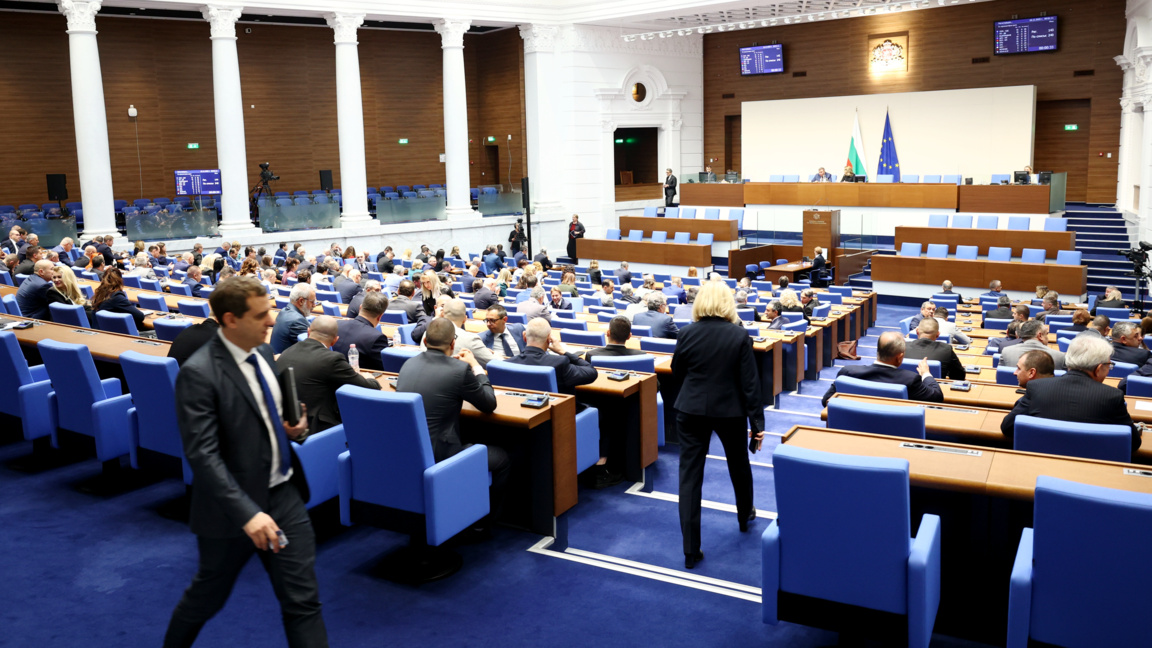 Кои министри се връщат в НС като депутати?