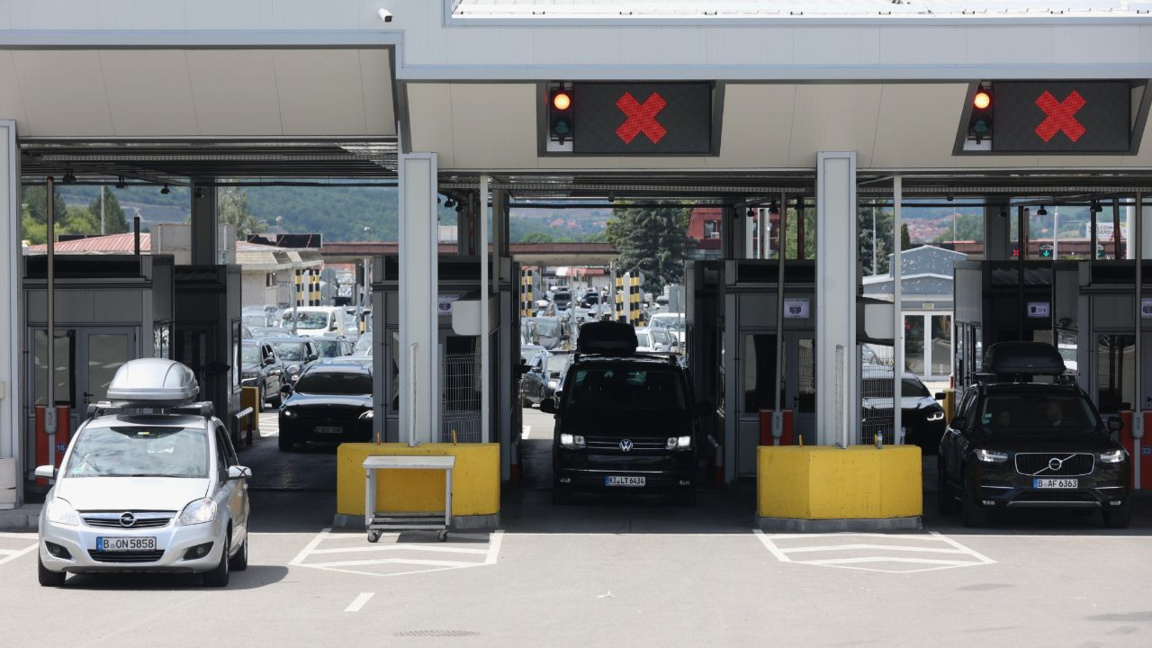 Është i ngarkuar kalimi i automjeteve që...