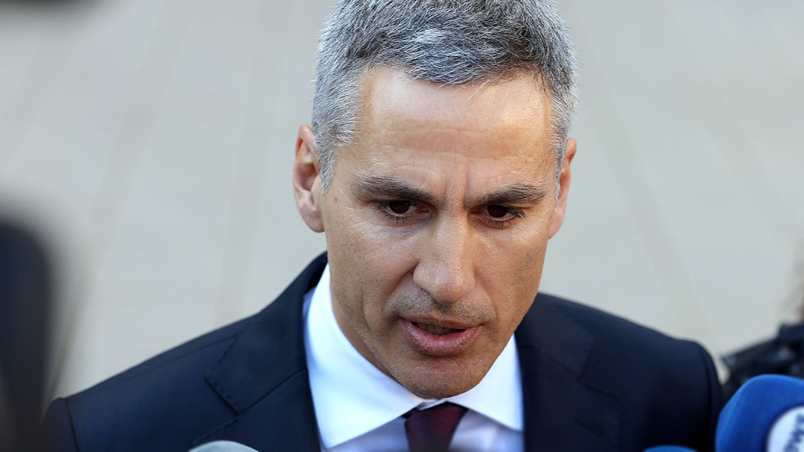 Гюров: Политици опитват да търгуват наци...