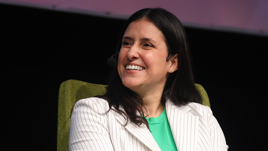 ABD’nin ulusal kamusal radyosunda çalışa...