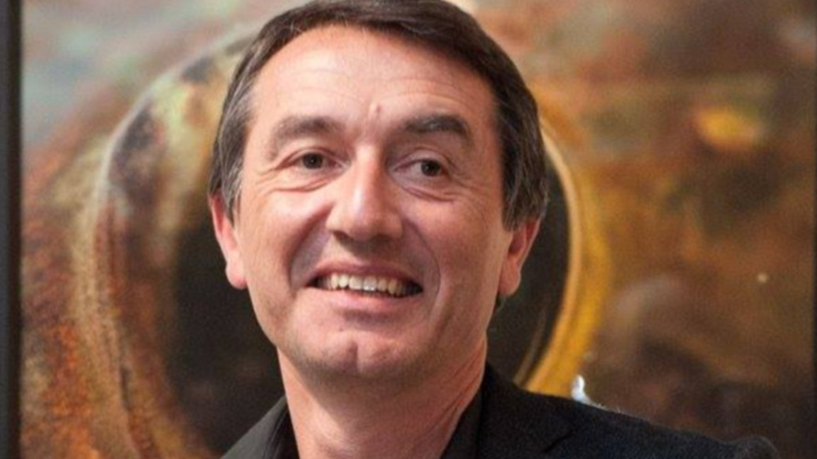 Стотици се събраха, за да изпратят Михаи...