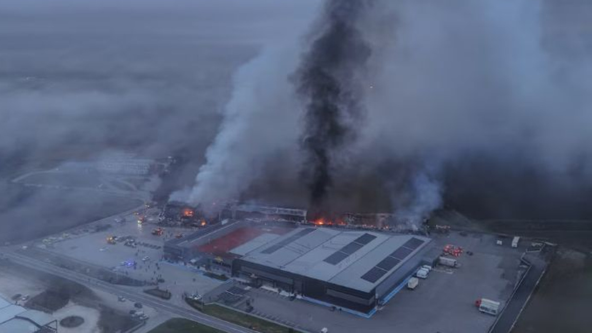 Пожар в производствен цех за храни в гръцкия град Трикала