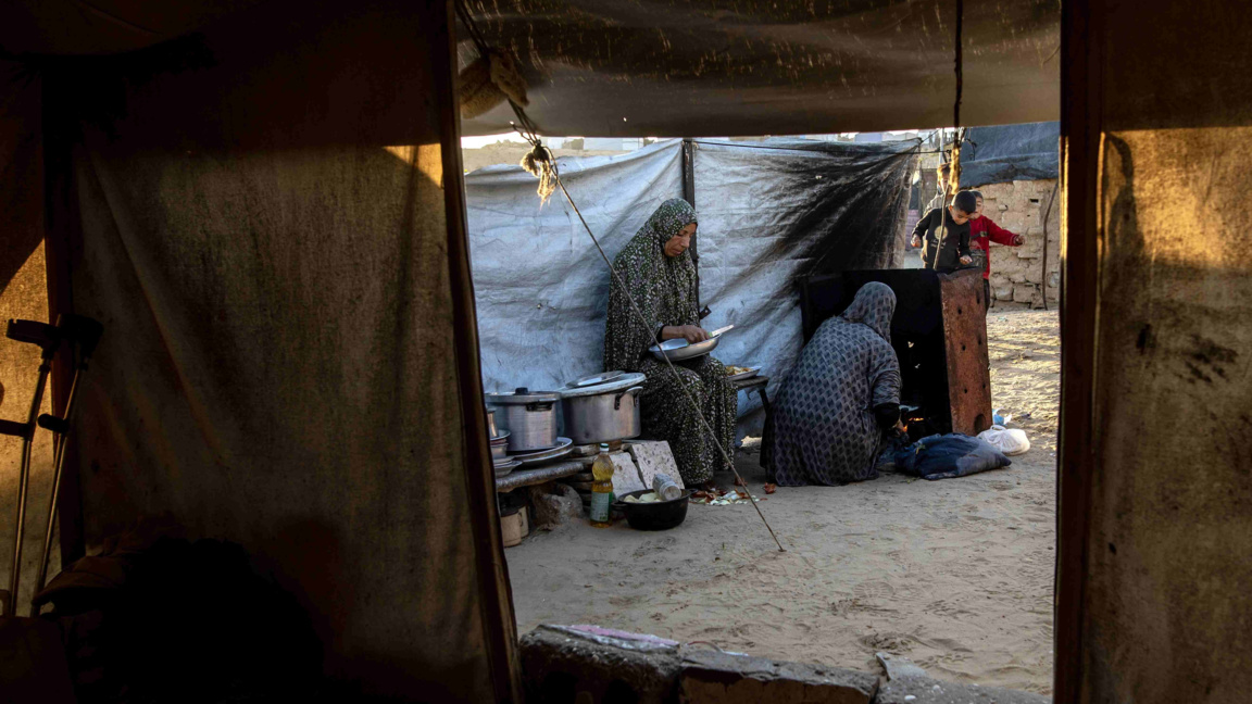Червеният кръст предаде на израелските в...
