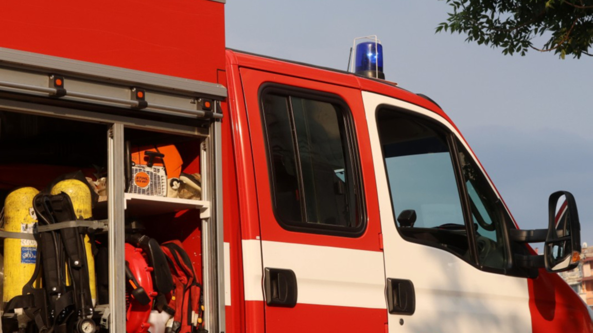 Възрастна жена пострада при пожар в дома...