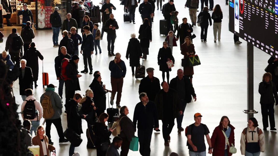 11 000 българи са напуснали Великобритан...