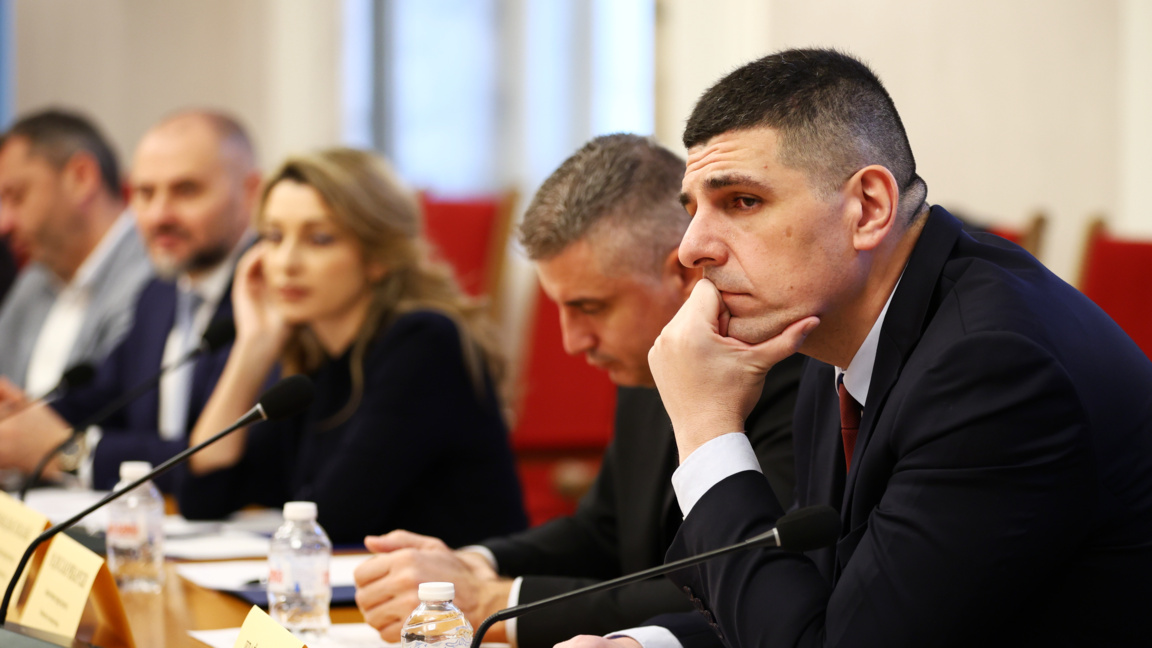 Скандал в комисията по енергетика в НС