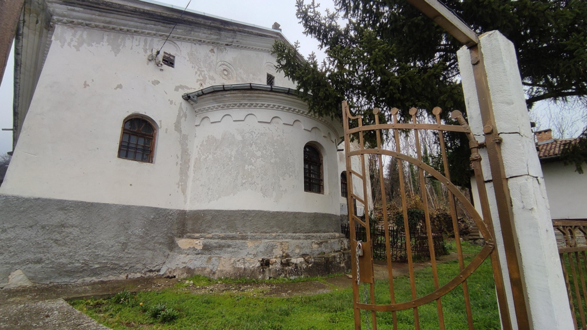 Храмът в Самоводене