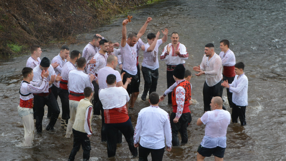 Ивайло Тодоров спаси Богоявленския кръст в Монтана