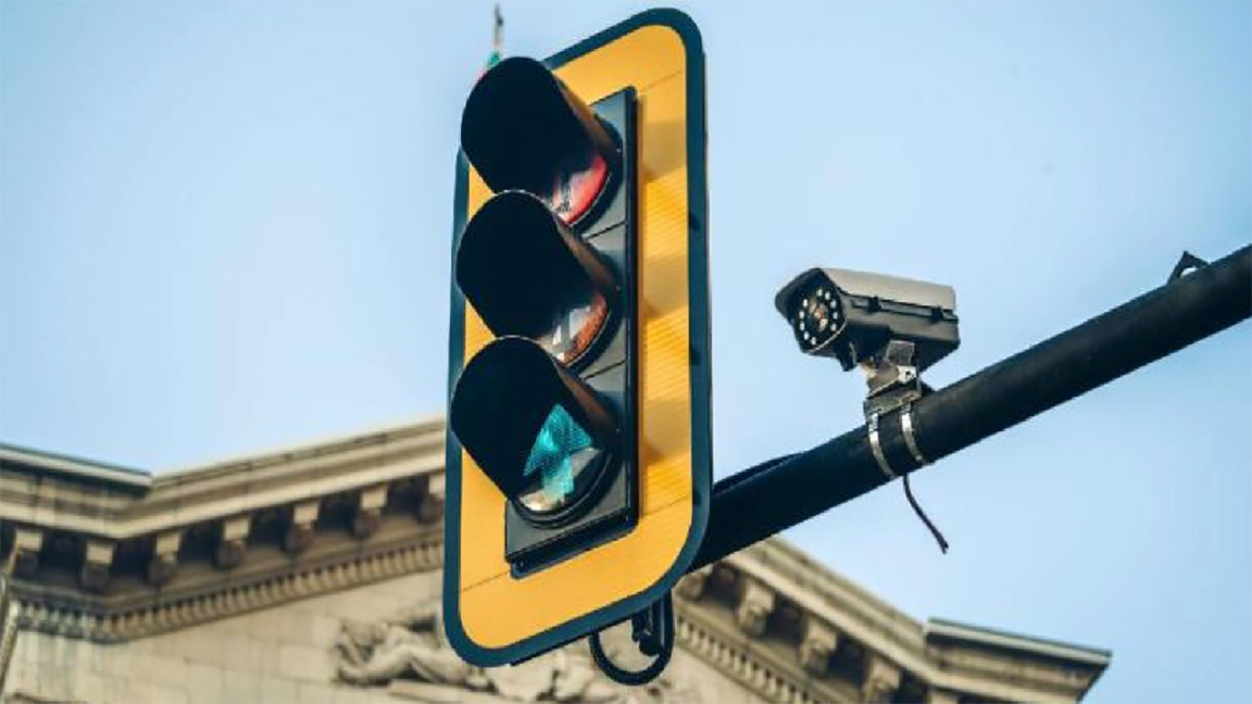 Parlamentul: supravegherea video a semaf...