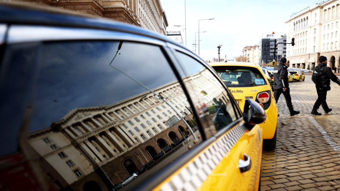 В Софии резко выросли цены на услуги такси