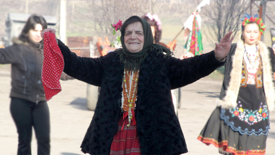  „Заиграло бабино коло“ – традиције веза...