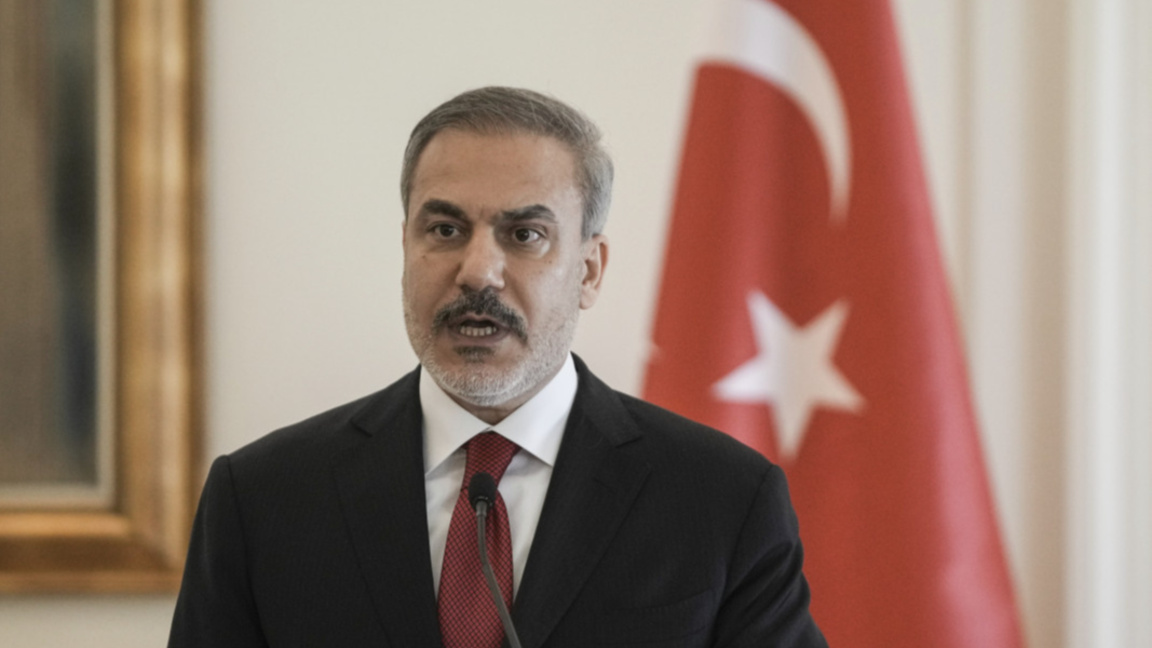 Турция преговаря с Иран и САЩ за прекрат...