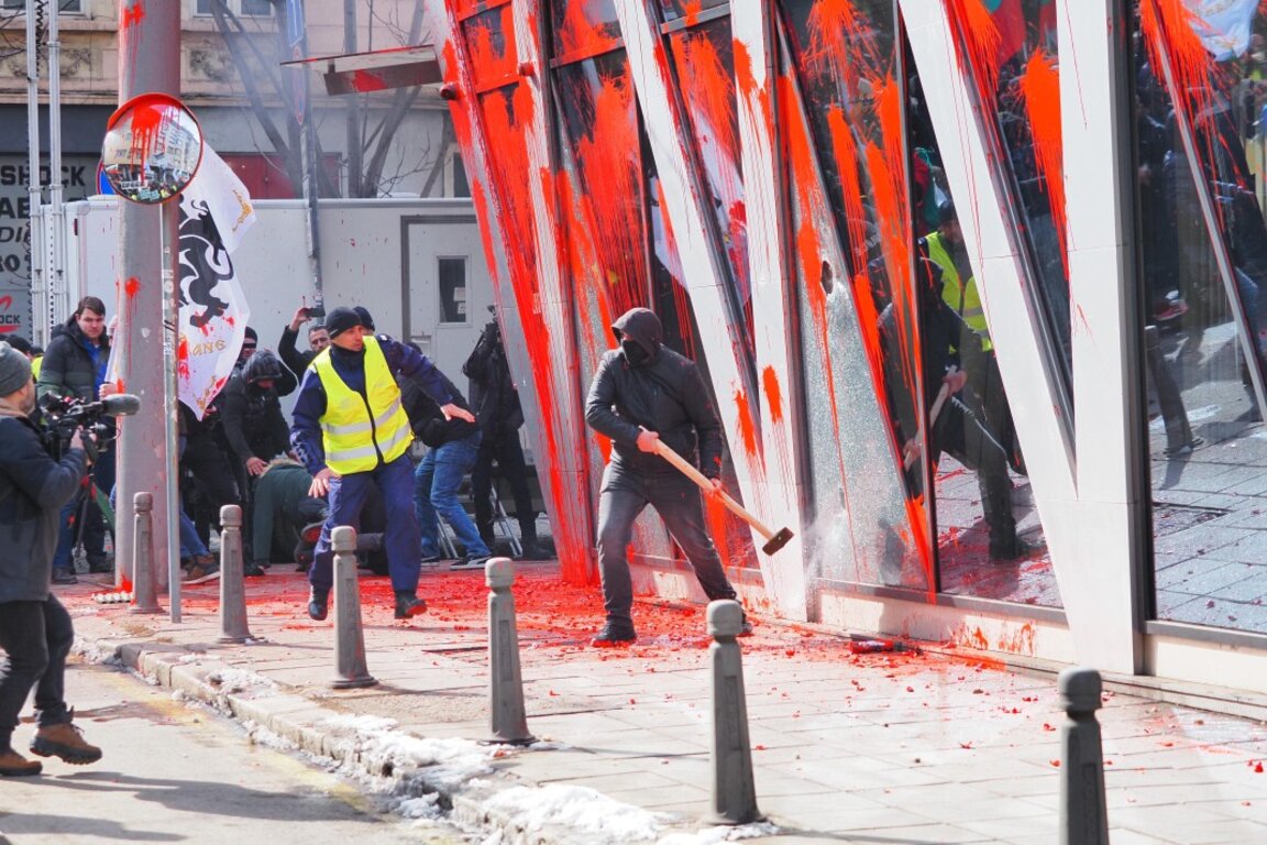 Протест на "Възраждане" срещу еврото