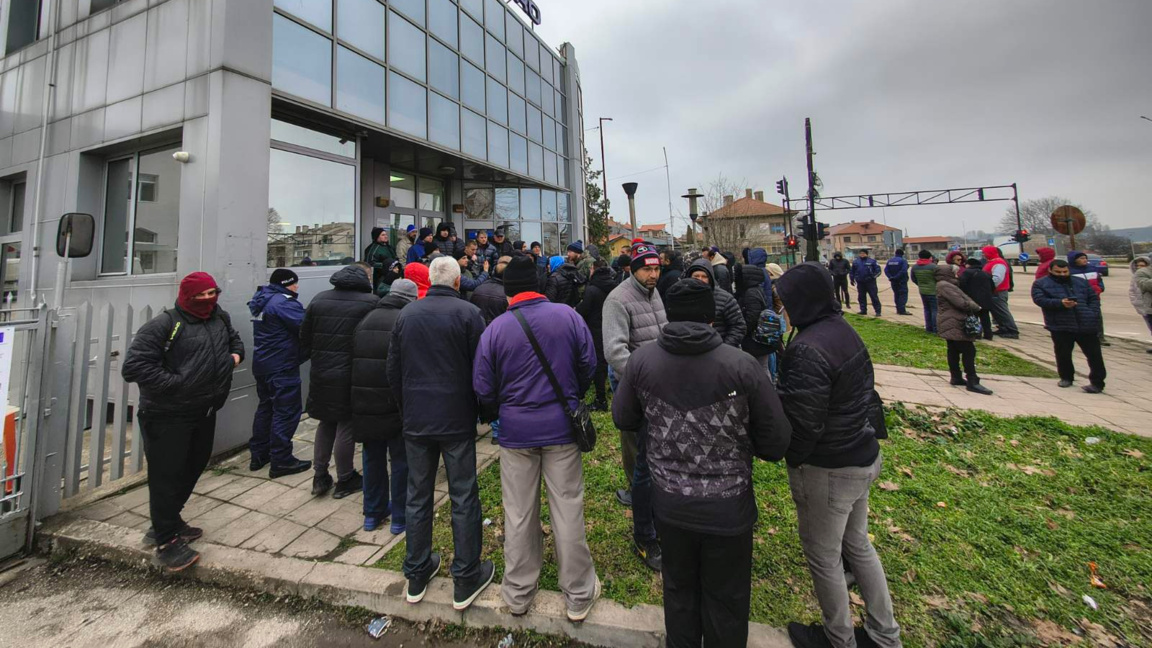 Протест пред Енергото в Силистра...