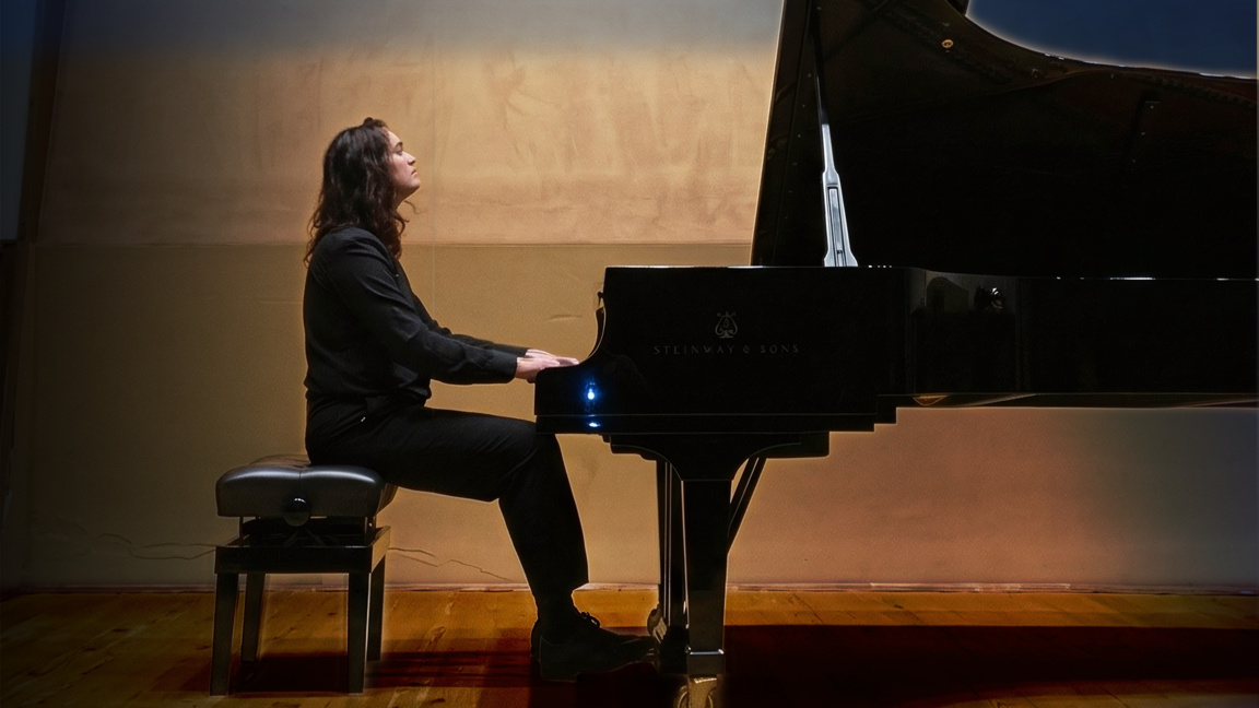 "Диалози с музиката" с Пламен Цветанов...