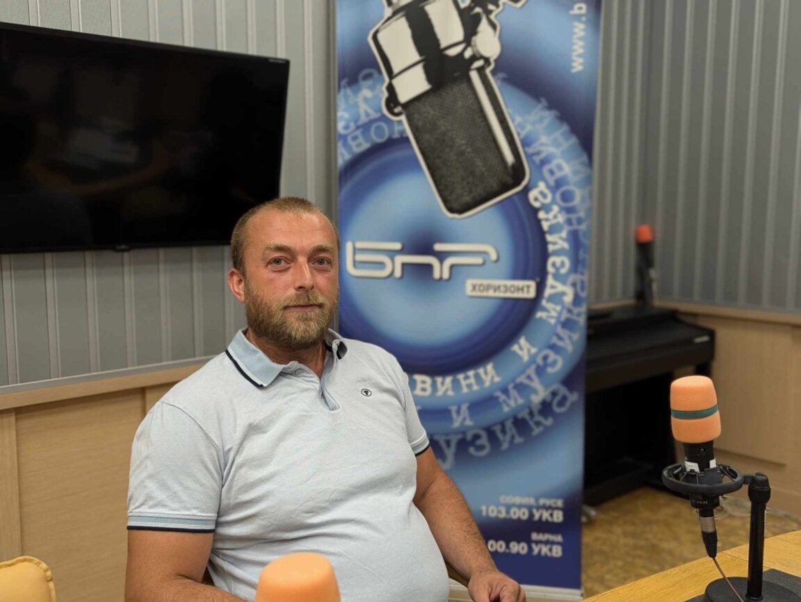 Мехмед Мехмед: Оказа се лична прегръдка на Чакъров с Пеевски, а не обединение на ДПС