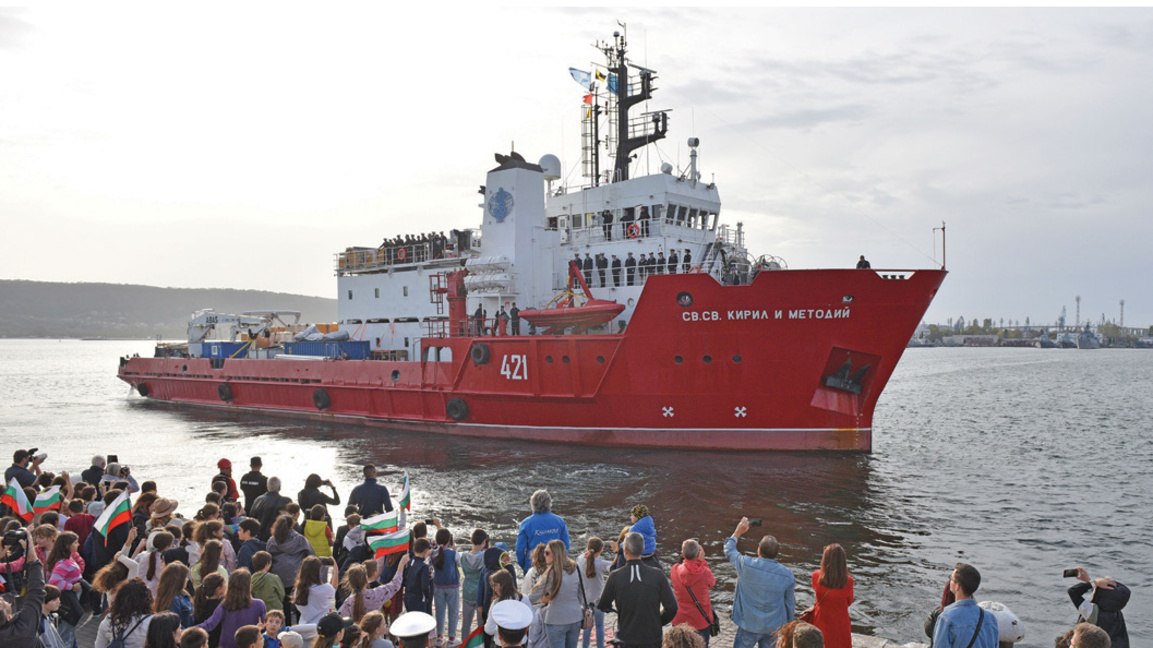 Българите в Комодоро Ривадавия посрещат ...