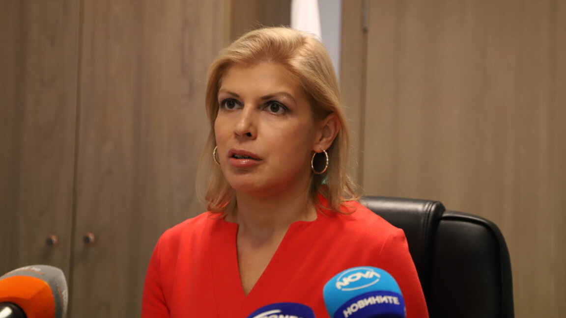 Невена Зартова