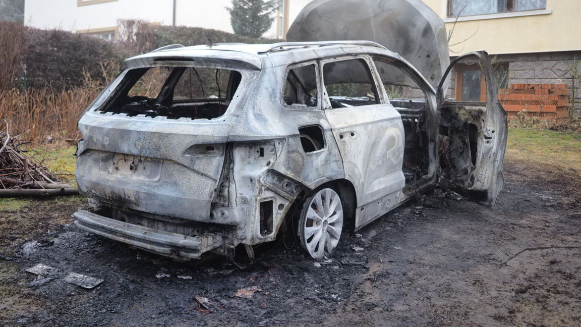 Запаленият автомпбил ма кмета на Бистрица Самуил Попов