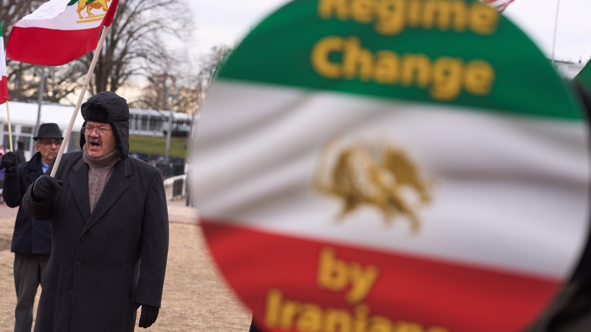 Протестите в Иран продължават