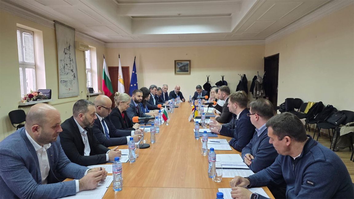 Απευθείας σιδηροδρομική σύνδεση μεταξύ Β...